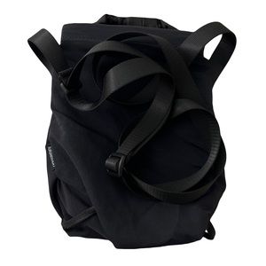 Lululemon 2.5L Walter cross body bag